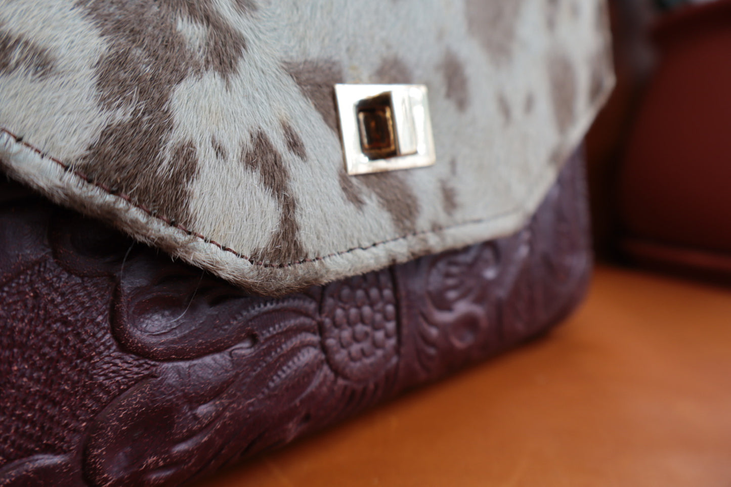 Cow Hide Cartera