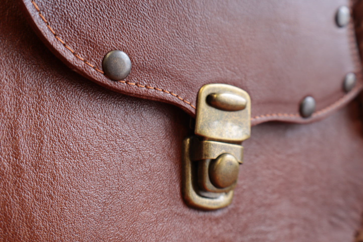 Crossbody Cuero de Vaqueta