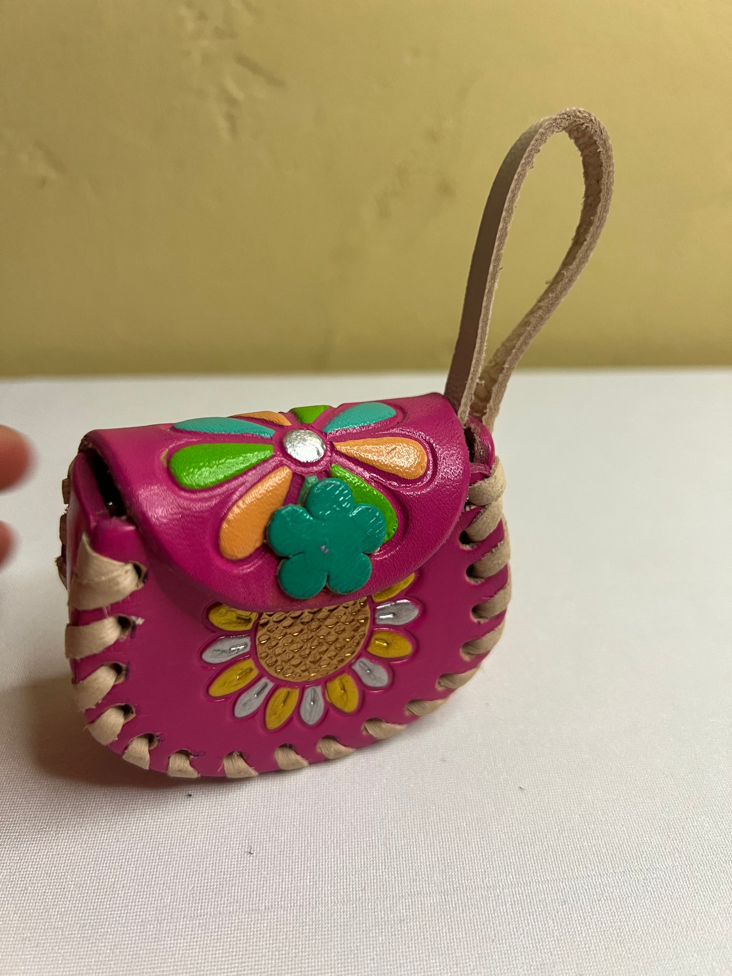 AIRPODS CASE